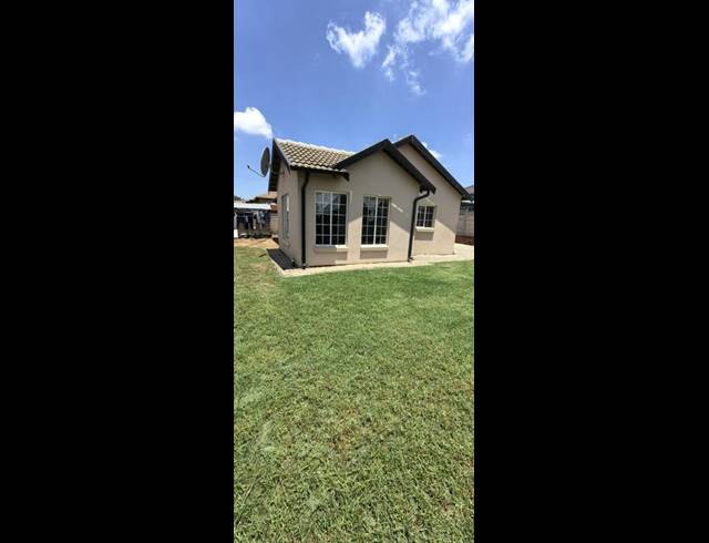 3 BEDROOM HOUSE FOR SALE IN OLIEVENHOUTBOSCH